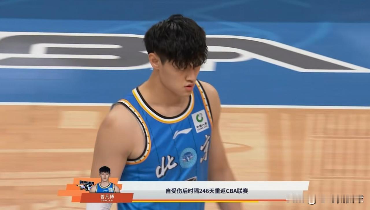 在今天北京北汽主场迎战广东东阳光的焦点战中，发生了特别感人的一幕。当时比赛进行到