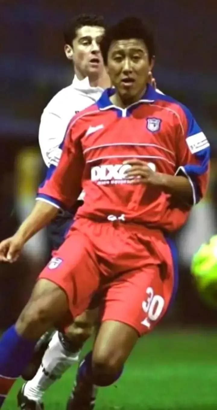 大连两个球员，两种命！张恩华，职业生涯高光无数，退役后不贪多不折腾，守着积累