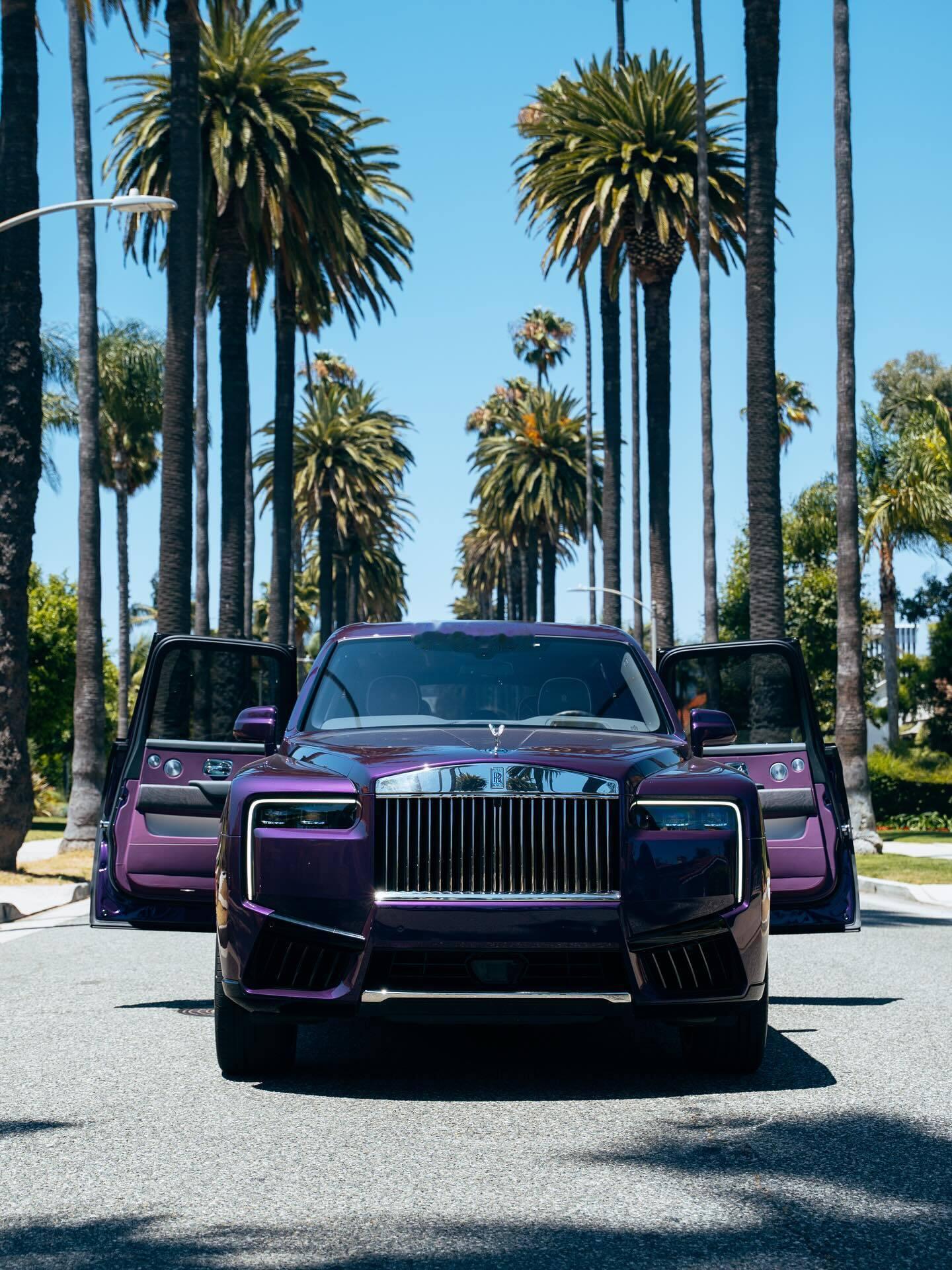 轮廓鲜明的高光车身，搭配富有表现力的深色材料。大胆颠覆，魅惑众生。劳斯莱斯