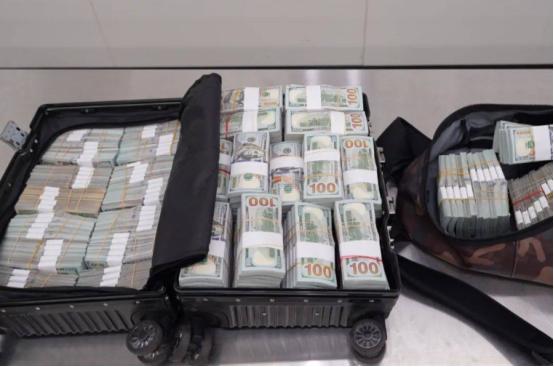 5300亿资本大逃亡！国家严查1.5万富豪组团移民，这次动真格了 2026年