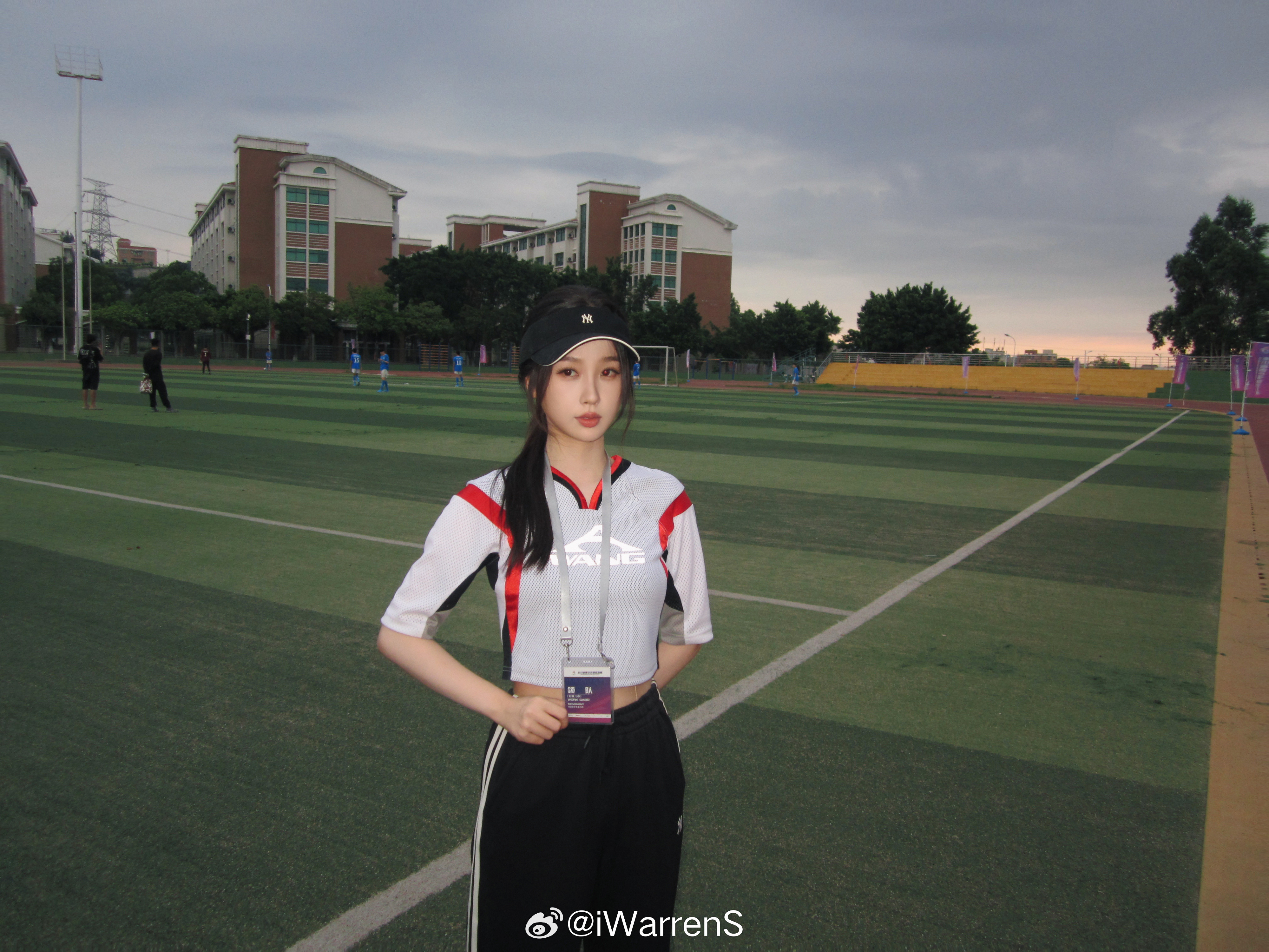 虞书欣棒球帽运动装造型灿如繁星新剧照来了！虞书欣林晚星太美了吧！虞书欣林晚星报道