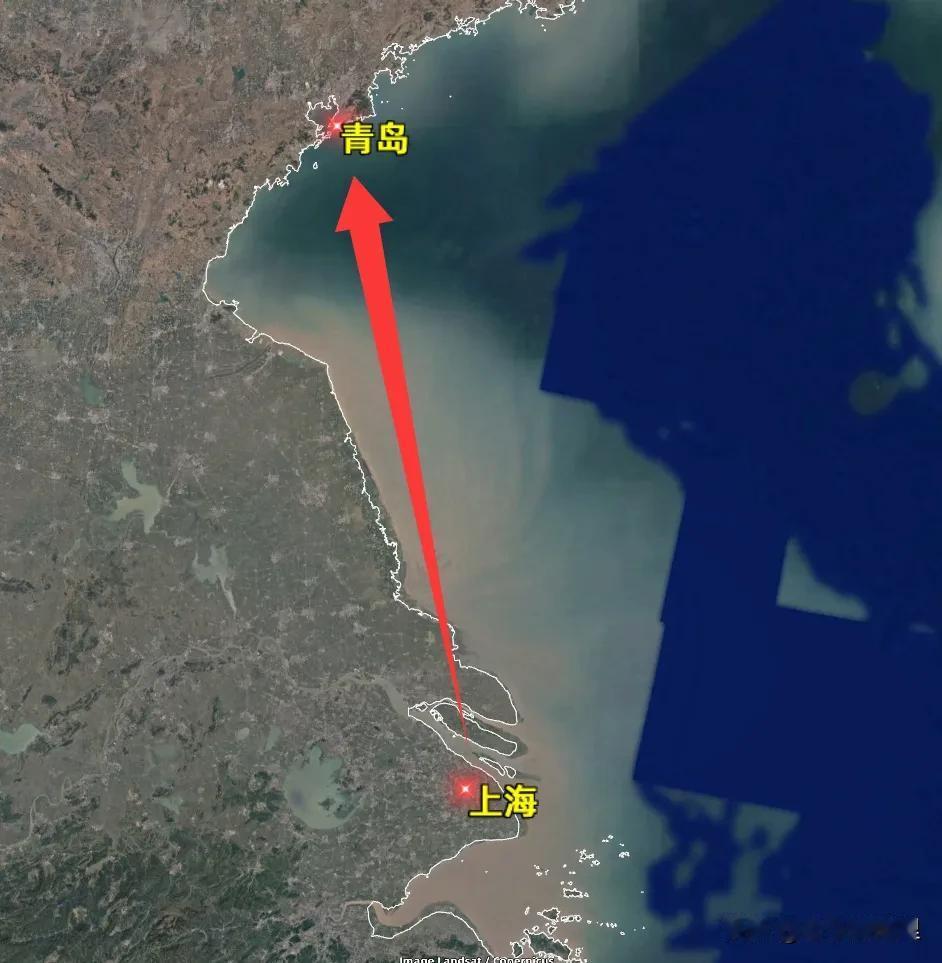 上海明明靠海，为何好多上海人非要跑去青岛看海？打开地图，上海的东边，一片汪洋。