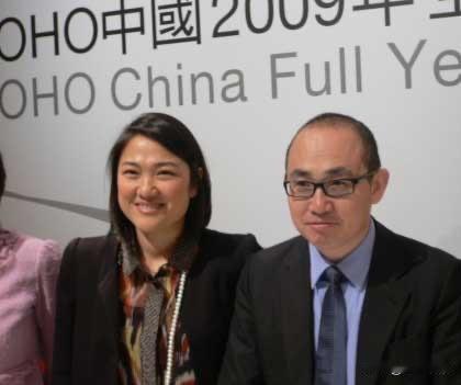潘石屹是经历过海南泡沫的人，也是有海外投行经历老婆的人。前几年他有一个公开采访，