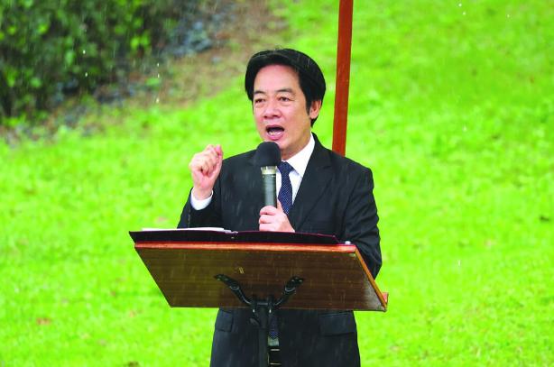 就在刚刚，“台独分子”赖清德发表声明，4月10日上午11点，全世界的目光