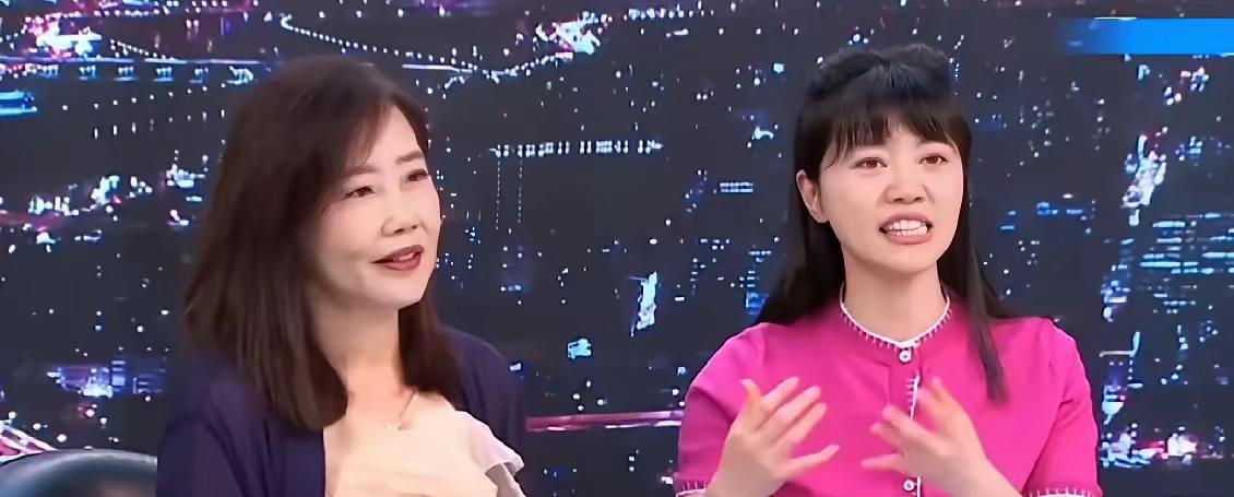 昨天刷到岛内政论节目片段，差点把刚啃的桃子核咽下去。民进党台北市议员参选人高嘉瑜