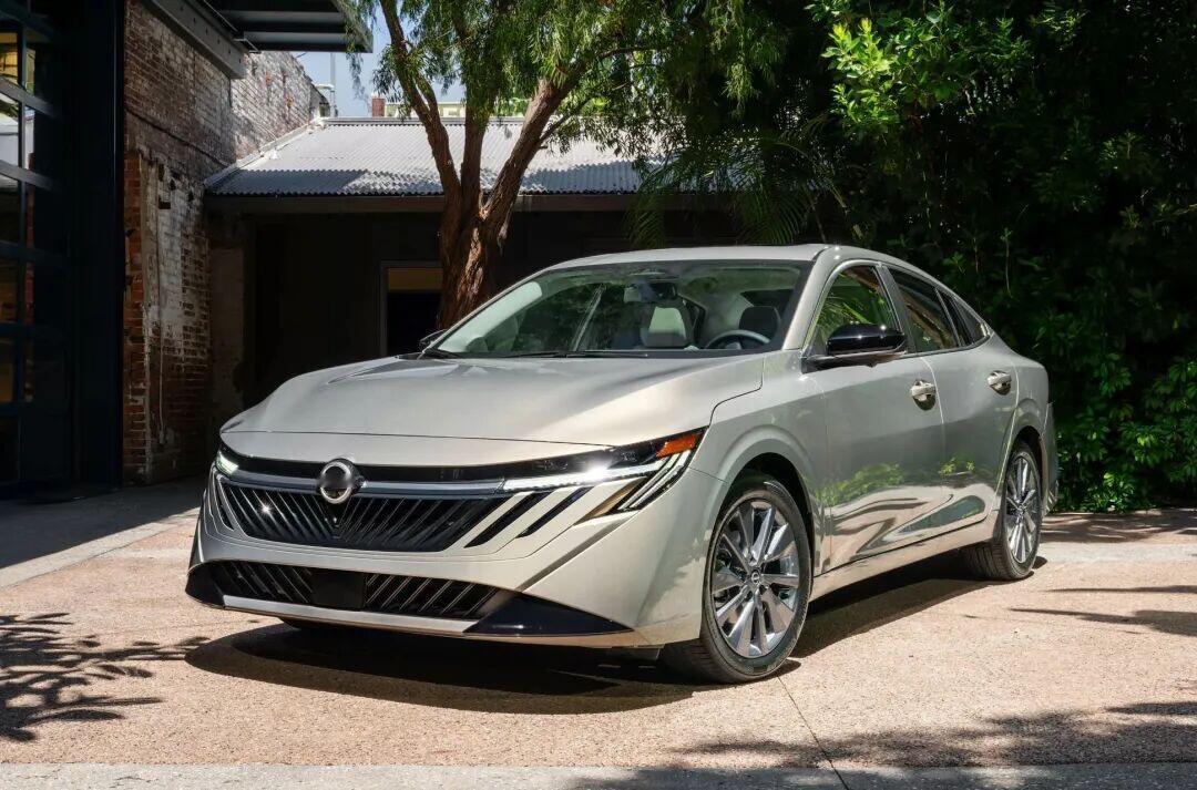 日产轩逸（NissanSylphy）是一款在全球范围内广受欢迎的紧凑型轿车，尤