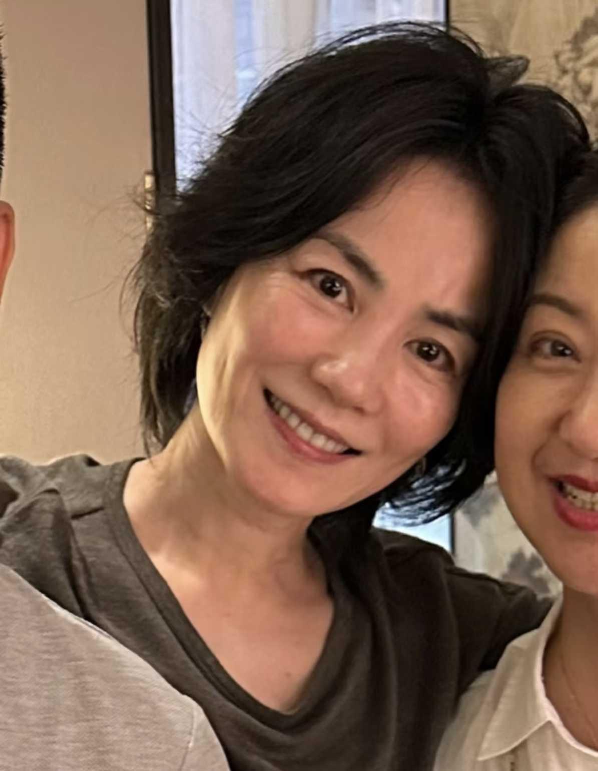 王菲近照，不化妆的她也美得很真实