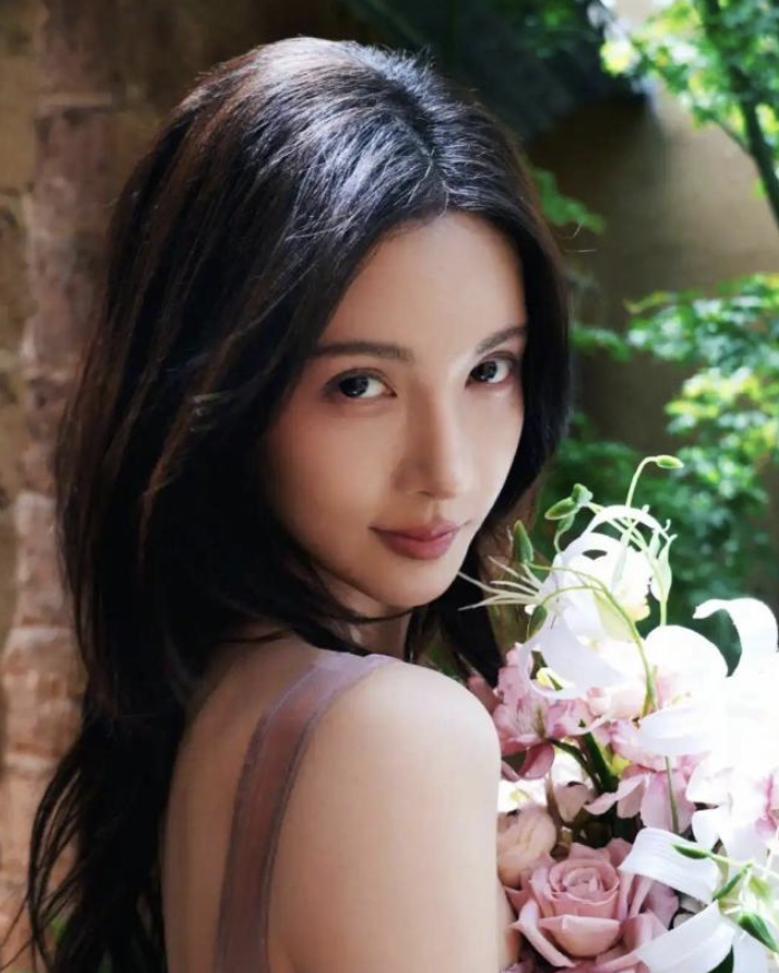 金晨被曝涉嫌交通肇事逃逸, 律师: 若属实, 或面临终身禁驾