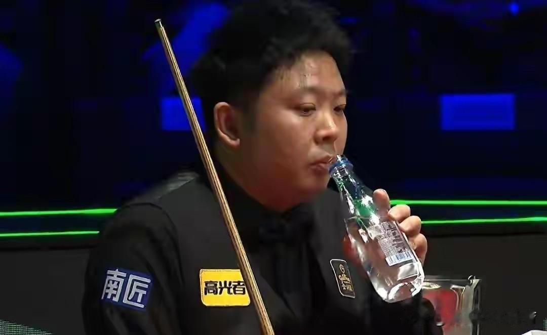 奖金170万，咱就顶峰相见！斯诺克世界大奖赛，两名中国90后小将争夺冠军★昨