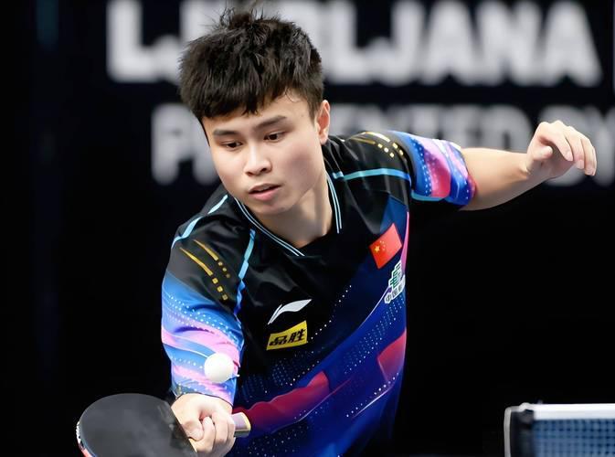 刚刚结束了一场WTT多哈冠军赛男单1/8决赛的较量，世界排名第40的国乒选手周启