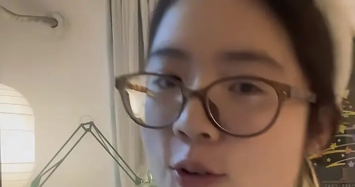 傅首尔杨笠力挺！财神爷遭嫌弃后续：评论被禁，网友集体举报