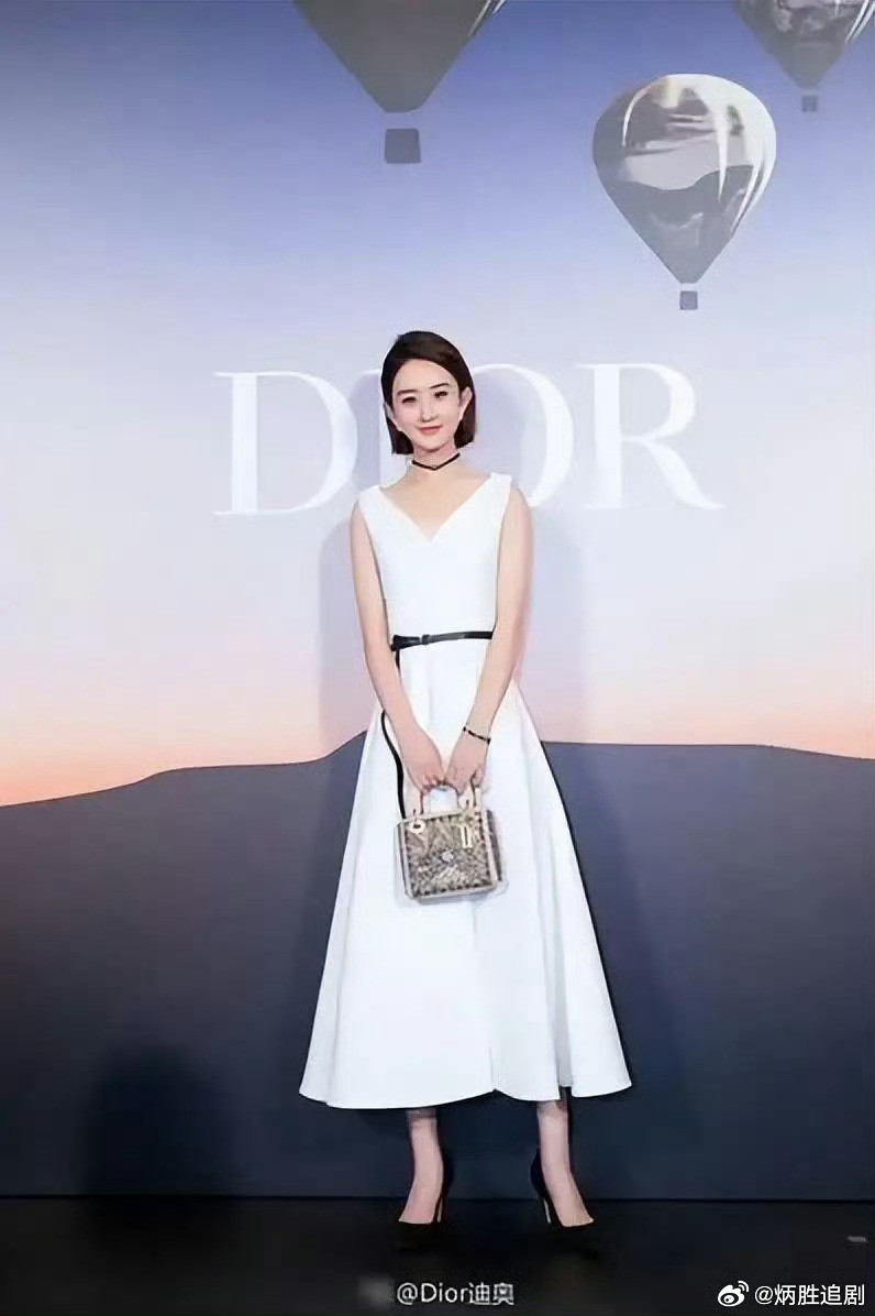 迪奥近年几任女星合作看下来差距真的很明显。杨颖、刘雨昕踩对品牌路子，不管是造型还
