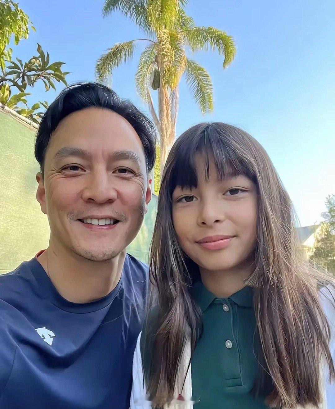 吴彦祖和他的混血儿女儿，果然是亲父女俩，简直是一个模子刻出来的。​​​