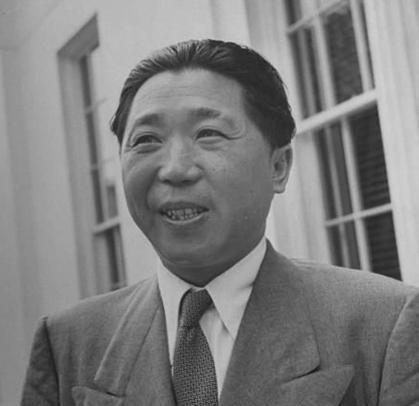 依靠妻子起家的他，最终因妻子而一落千丈，晚年又迎娶了荣毅仁的妹妹作为续弦，这是怎