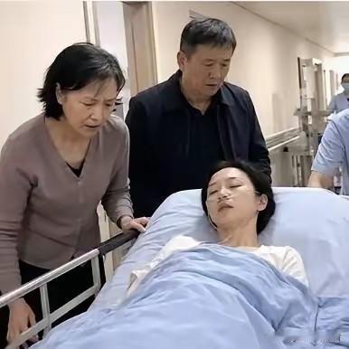 江西24岁女子并发症离世，办完丧事，为其垫付30万治疗费的未婚夫李某，准备离开时