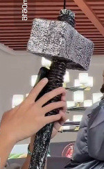 看了恺哥的手机壳突然觉得其实白鹿的🩴也挺好🙂​​​