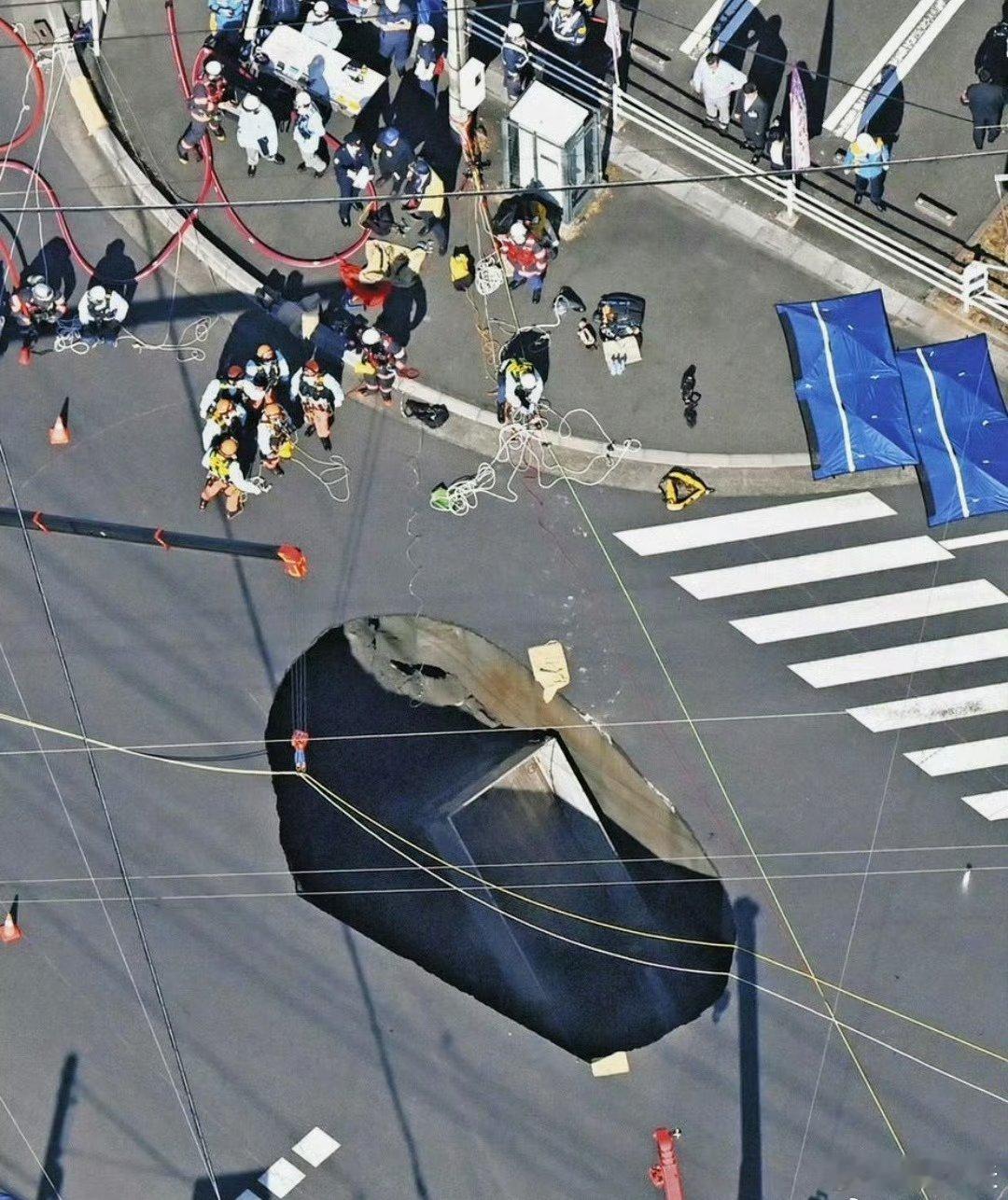 一个日本笑话日本能在6000米的深海挖出一坨稀的海底土，却无法挖出掉近10米深的