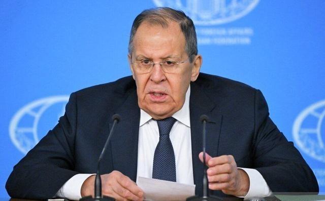 拉夫罗夫摊牌：俄罗斯绝不接受保留基辅政权当俄罗斯外长拉夫罗夫在2025年外交总