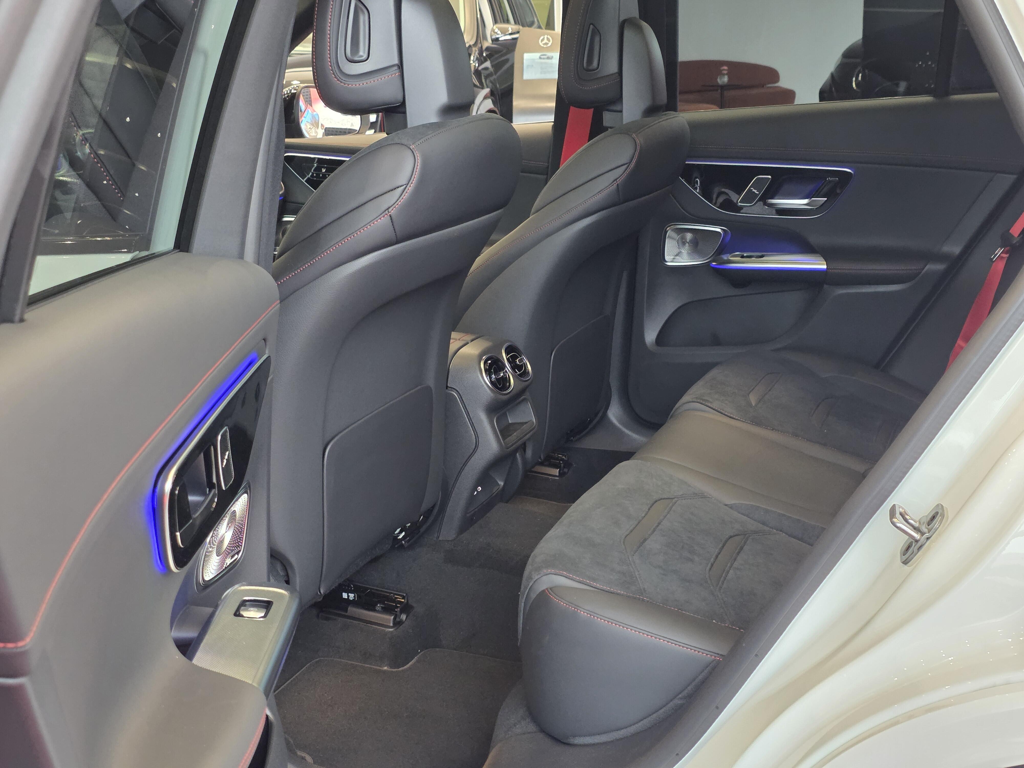 选配柏林之声夜色组件木饰的2026款GLC43AMG2026款AMGGLC43