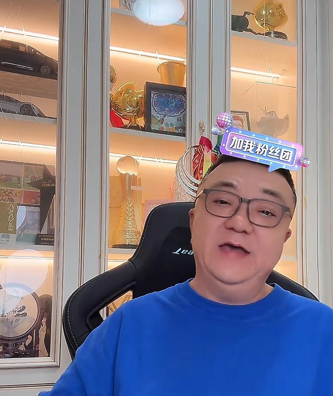 董路在直播中爆料，带队出去带比赛，也不是他开创的先河，最早其他俱乐部也有很多，只