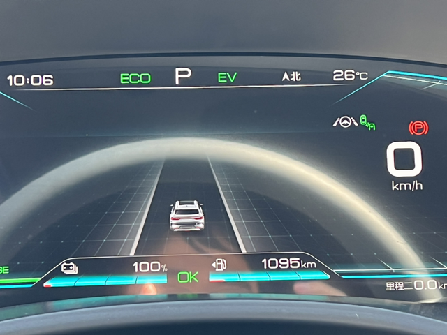 跑高速百公里油耗7.2L驾车回家，全程99%都是高速，可以理解为高速油耗了。