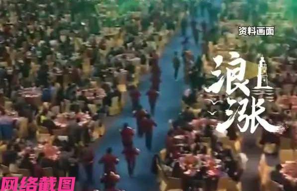 广东深圳有男子春节在公司抽签时，抽中了春节值班的要求。此刻男子却不愿意接受眼