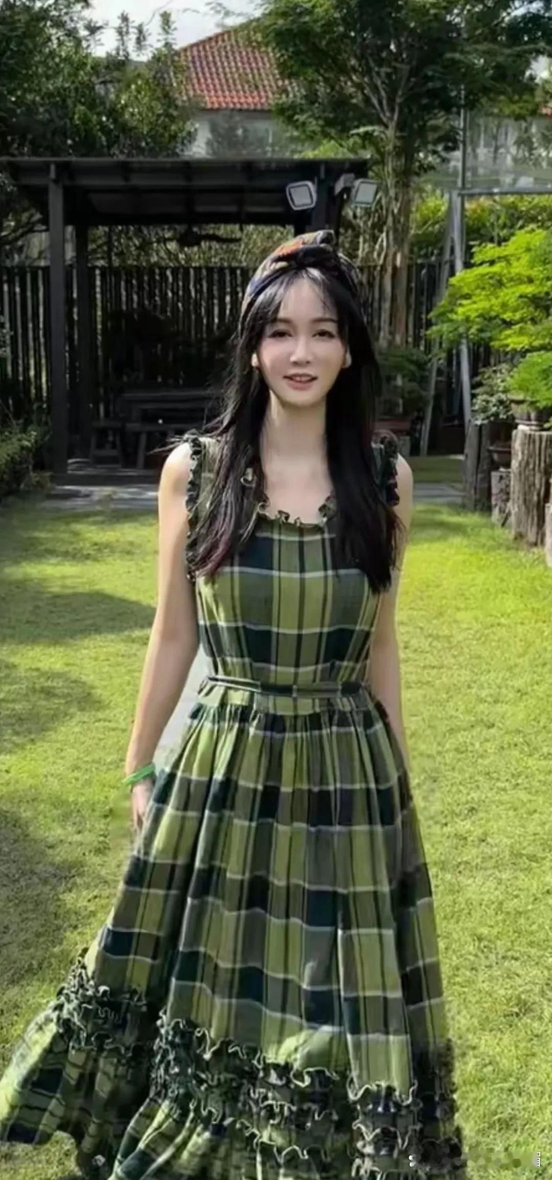 陈乔恩医美了吧？脸看起来怪怪的，肿肿的，表情也变得僵硬不自然了
