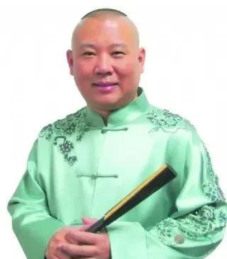 郭德刚说，德云社到今天能存活下来，还能越来越顺利。其实要感谢他们的离开！有几个人