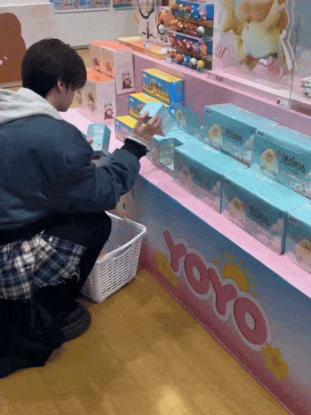 TWSTWS就这么一路从首尔嗯嗯嗯到澳门这两天刷到的偶遇图真的太多了，感觉全澳