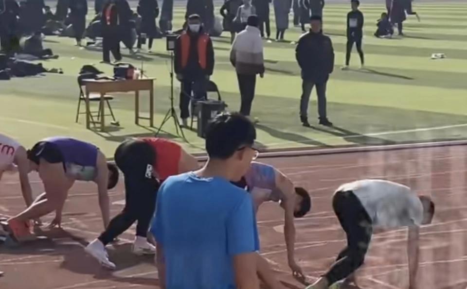 太不讲武德了！18岁体育生色弱被大学退学了！小孙今年18岁，以高考文化分5