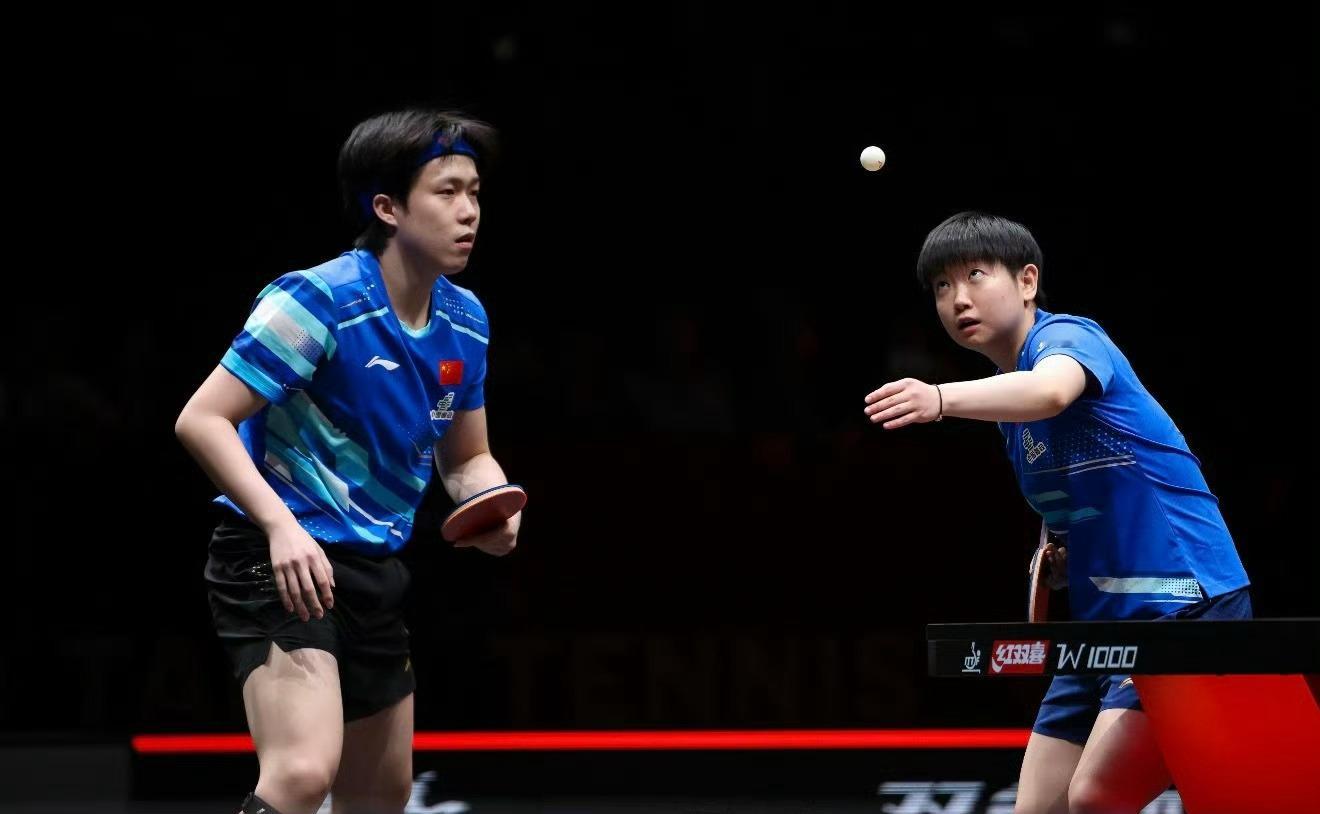 从最新的采访内容看到的是一个乐观的人展示了她良好的心态依旧用最明媚的面容掩盖内心