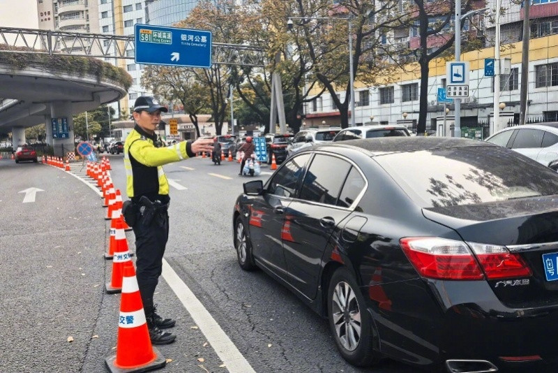 #广州清明节出城高峰周五下午出现#【广州清明节出城高峰将于周五下午出现！交通流量