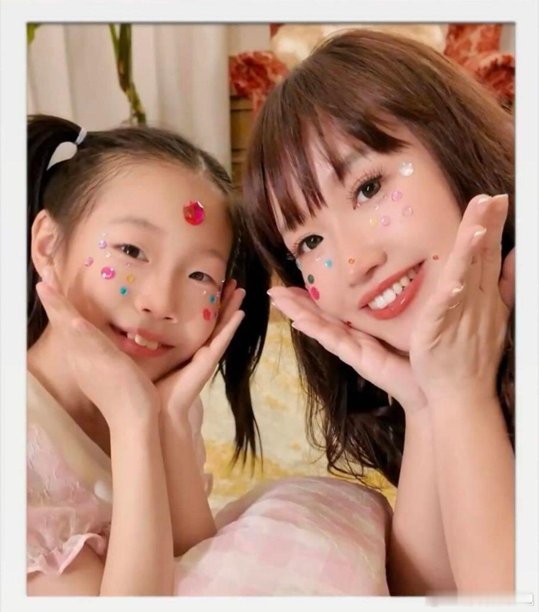 李行亮父女共用一张脸麦琳女儿简直是李行亮的缩小版，父女俩像复制粘贴！女儿有被养得