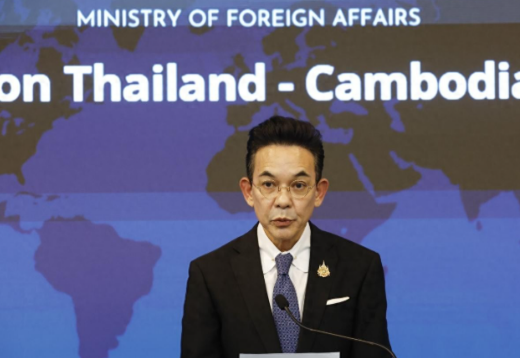 泰国集束炸弹开道，杀百人“立威”？这场泰柬冲突真没那么简单这回泰国是真动手了