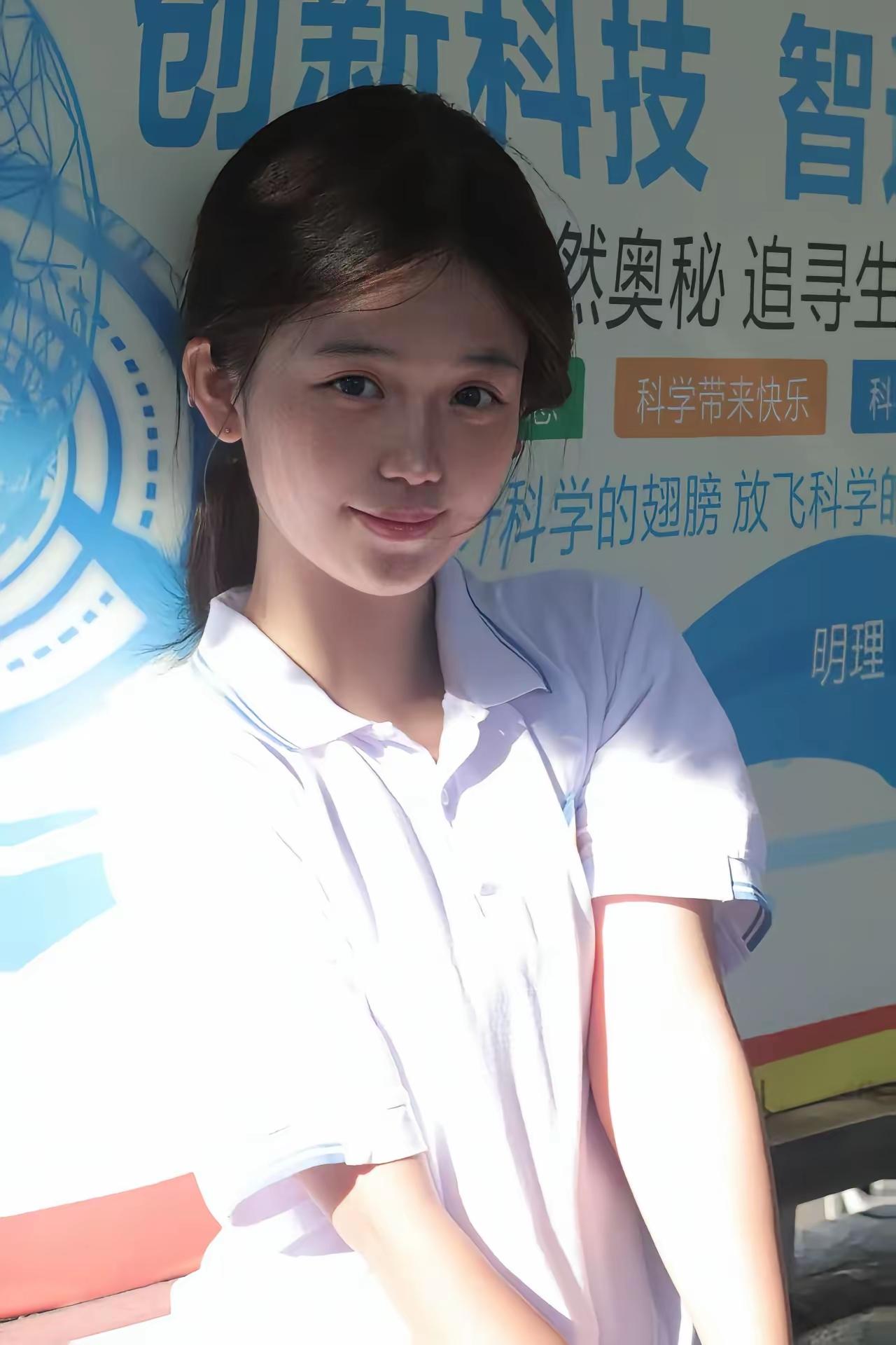 科技感十足，探索未知的旅程！🚀🔬💡