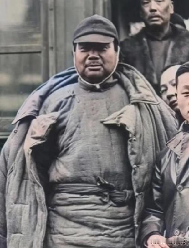 冯玉祥为何要烧少林寺？1928年，冯玉祥带兵火烧少林，屠杀武僧，大火烧了40天，