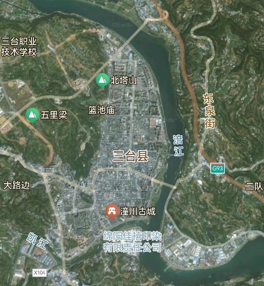 涪江西岸，小城三台西距成都不过一百公里。但在古代，这里却是截然不同的两个地方，成