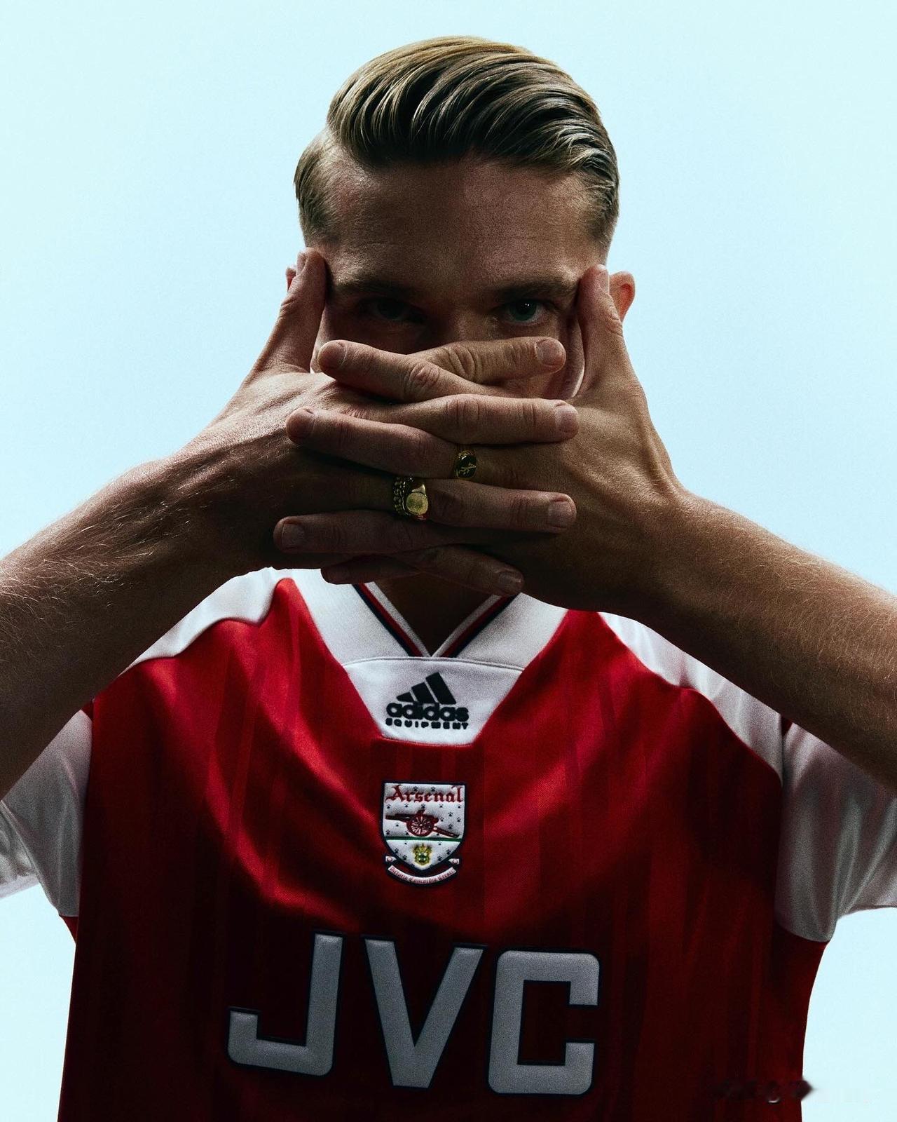 哲凯赖什的优势分析-身体素质：具备背身做球能力，同时也是转换进攻中的巨