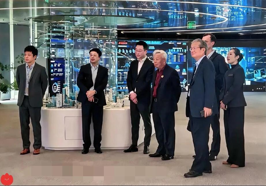 亚投行换帅，金立群不再担任行长。金立群担任亚投行行长已经十年，任期内推动机构发展