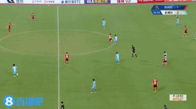 盐城3比2击败苏州。第十轮，盐城突然换帅，至今仍不清楚为何换帅，换帅如换刀，惨