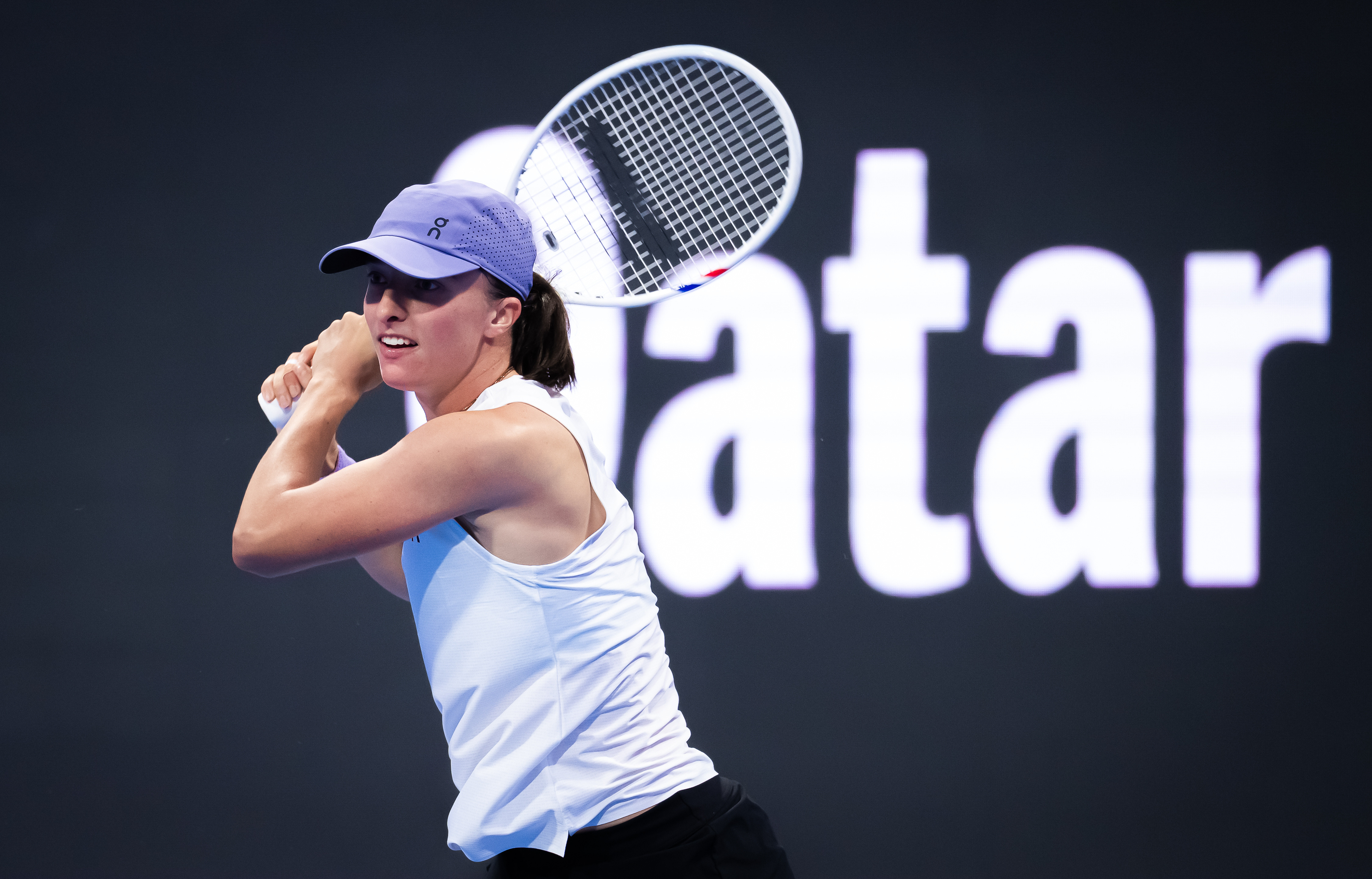 萨卡里挑落斯瓦泰克！WTA1000多哈站1/4决赛，萨卡里以2-66-47-