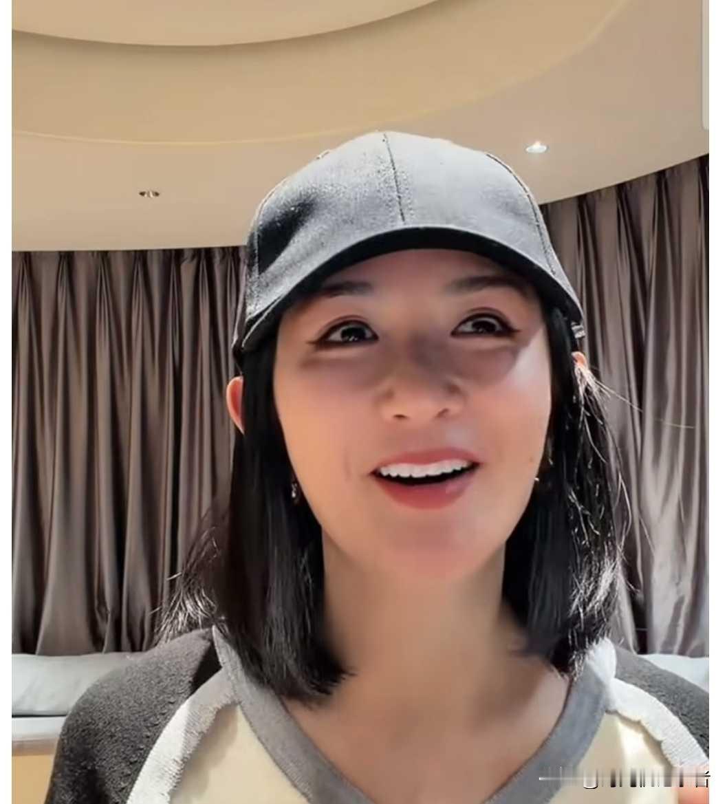 谢娜否认自己曾经说过开一场演唱会，她要一直开演唱会，因为很有意义。真的心疼给她