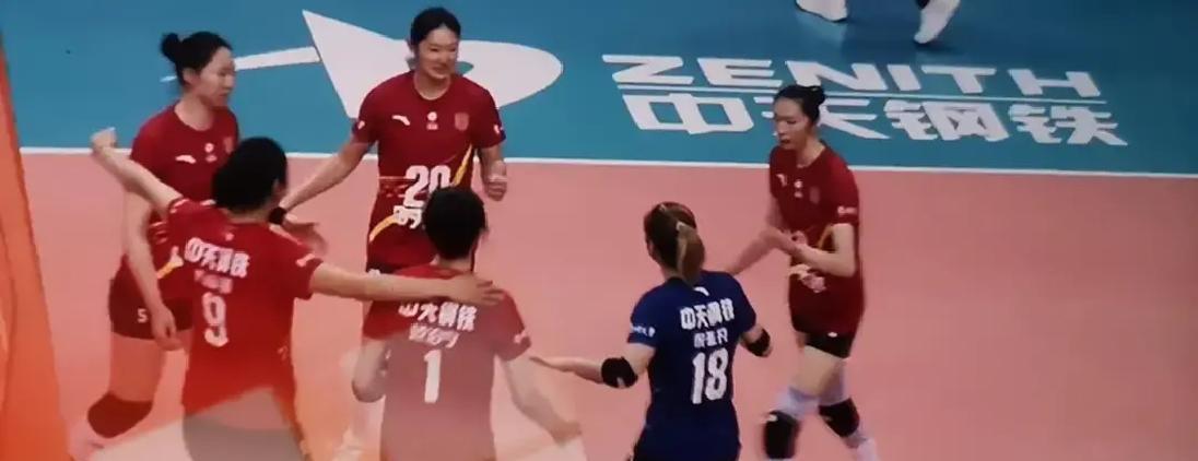 23岁坐教练席，李盈莹的暂停时间比扣球还致命。国际排联最新数据撕开真相：她开口