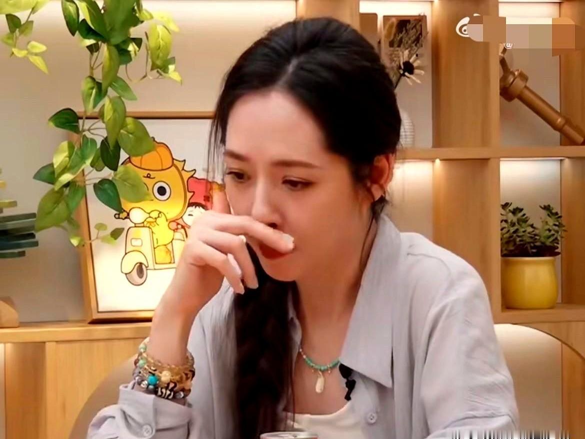 今天最伤心的应该是郭碧婷吧。向太念叨，她忍了。但是现在向佐也发文了，说为