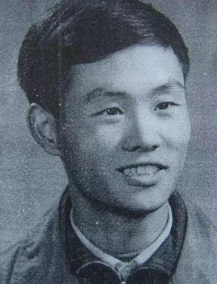 1970年，一知青因一首歌判死刑，被公审后，审判员给他的宣判竟然是“有期徒刑10