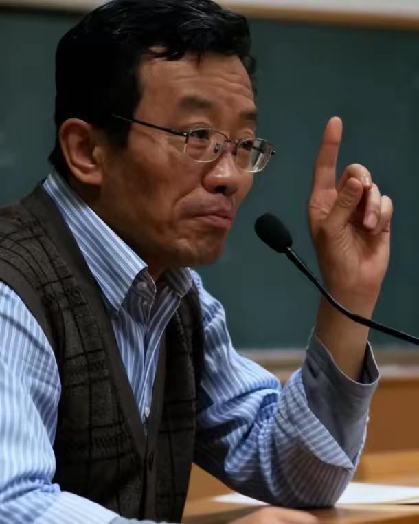 复旦大学王德峰教授说：“贫穷富贵皆有定数，像我的儿子，从小念最好的幼儿园，最好