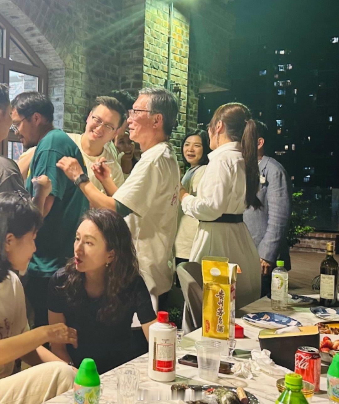 你有这么翘的屁股进入hk​​​