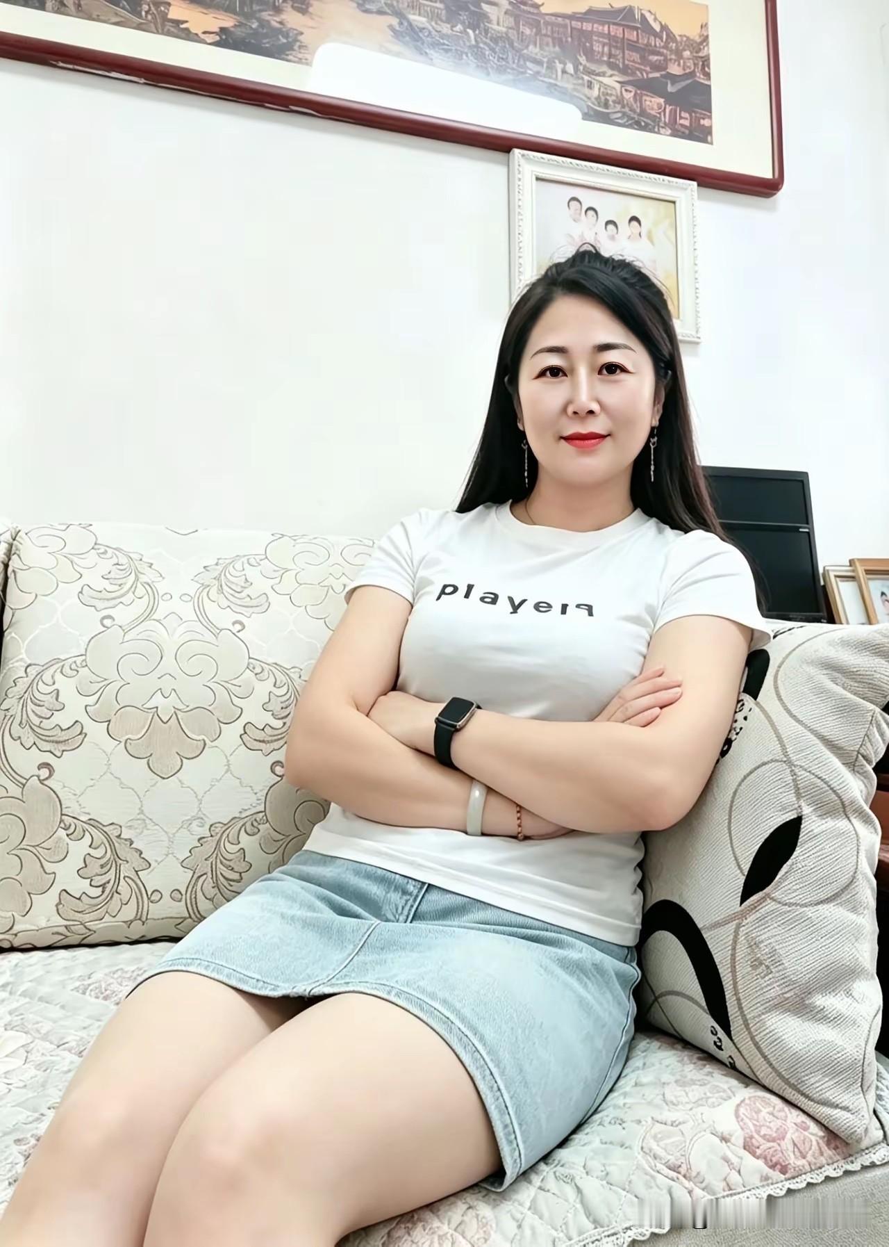 女人们记住了打工上班的目的不是为了花钱而是把辛苦赚来的钱存起来等我们有钱