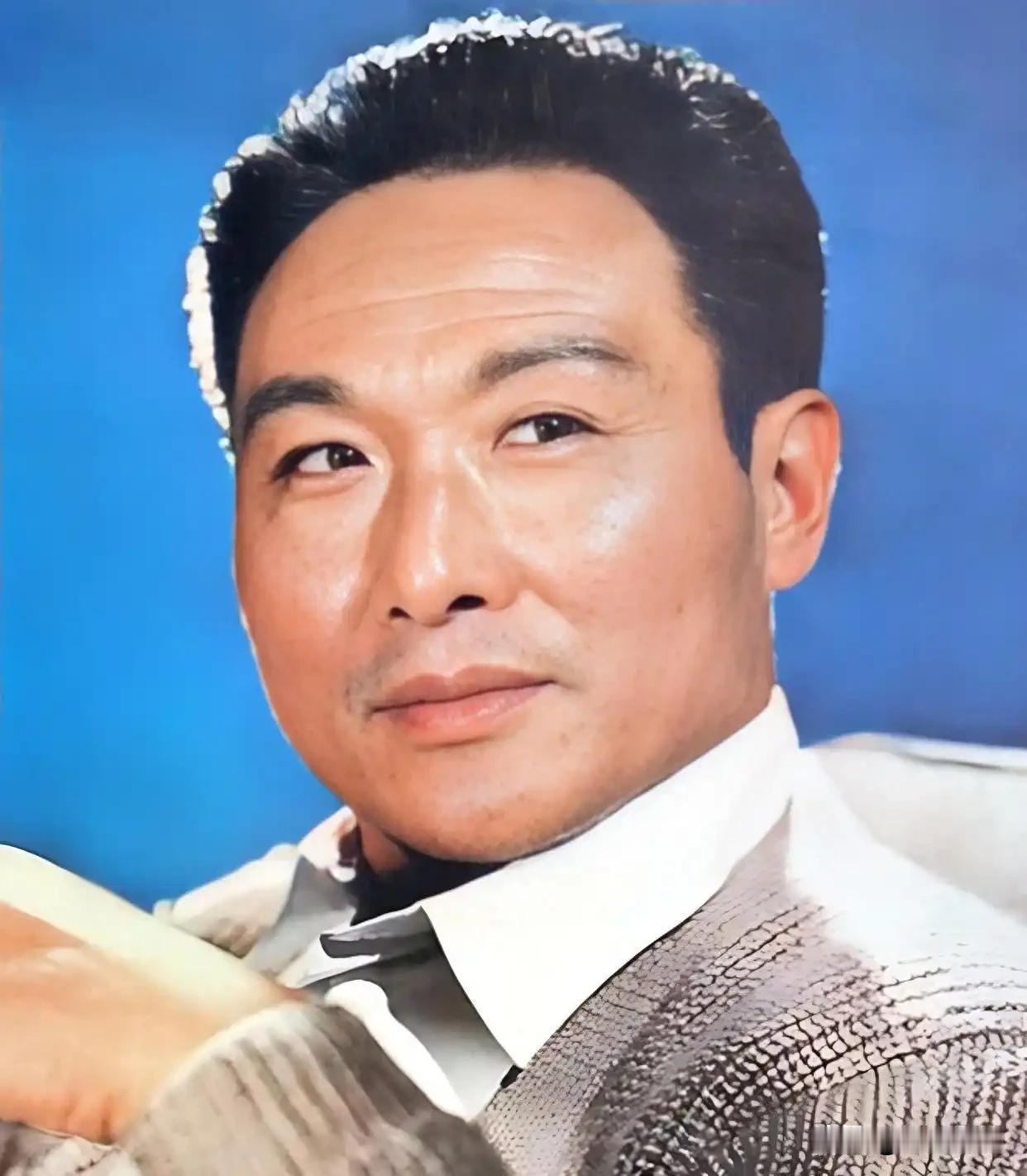 1982年演员仲星火58岁再婚，被三个女儿反对，他放弃房子，带着新婚妻子四年搬了