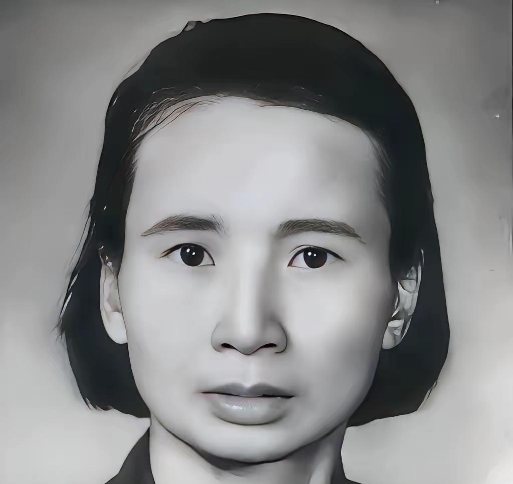 1932年，地下党钱瑛撤退时不幸被捕。她为了不暴露身份，借口肚子疼要去上厕所，趁